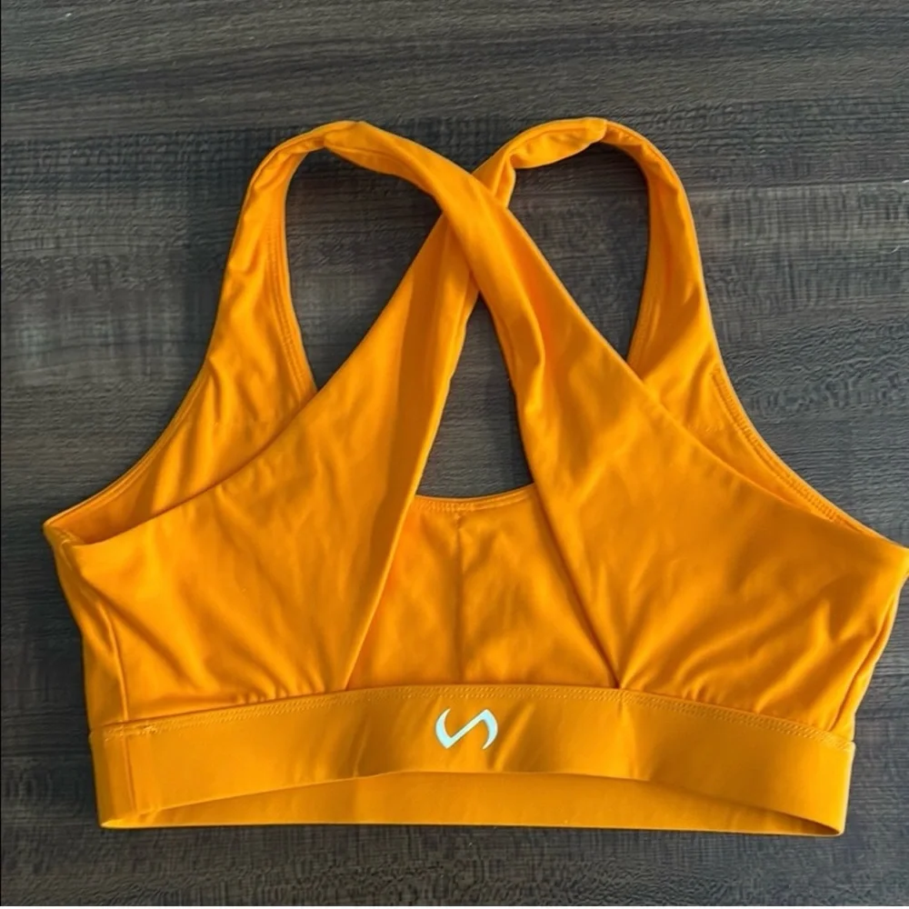 HYPER POWER HIGH WASTED SHORTS & SPORTS BRA SET - Picture 3 of 4